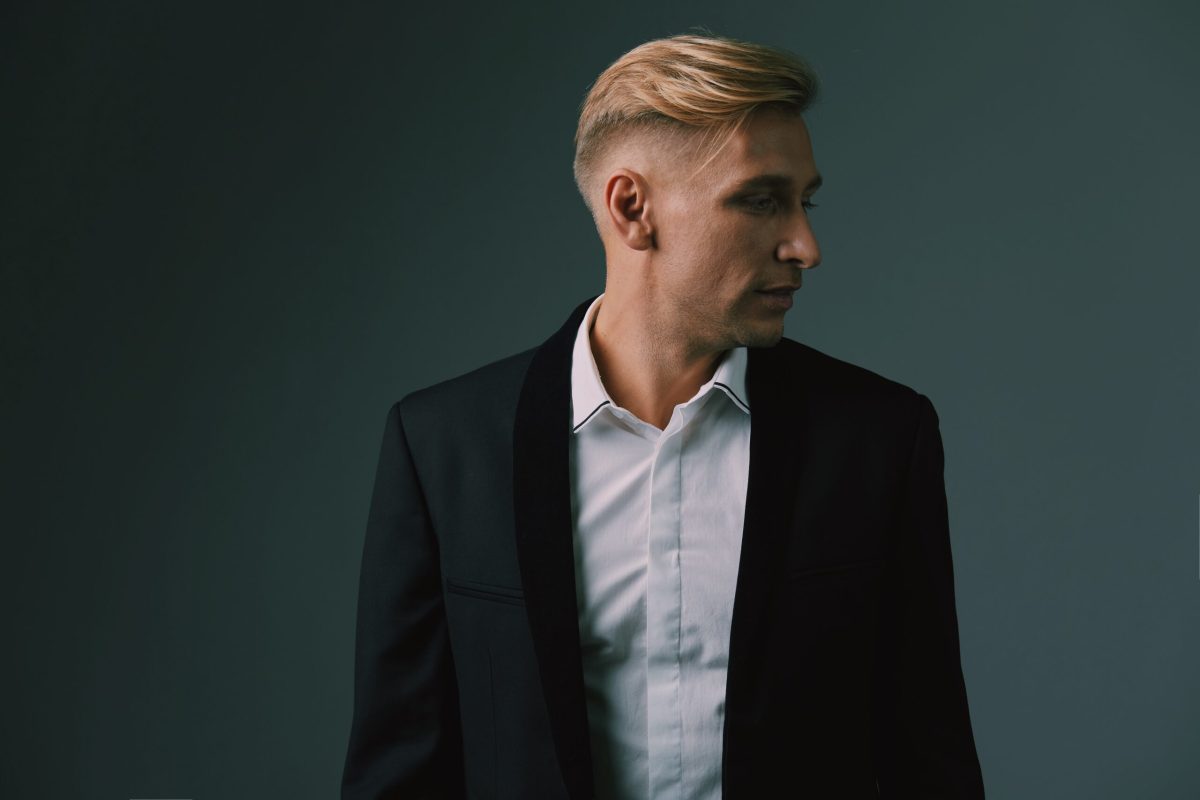 The Power of Sleek: How to Nail the Modern Gentleman Look in 2025