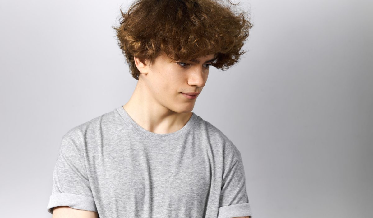Wavy Hair? Here Are the Best Men’s Hairstyles for You